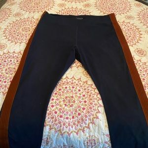 MOVING SALE - EVERYTHING MUST GO! Beautiful Athleta navy blue leggings